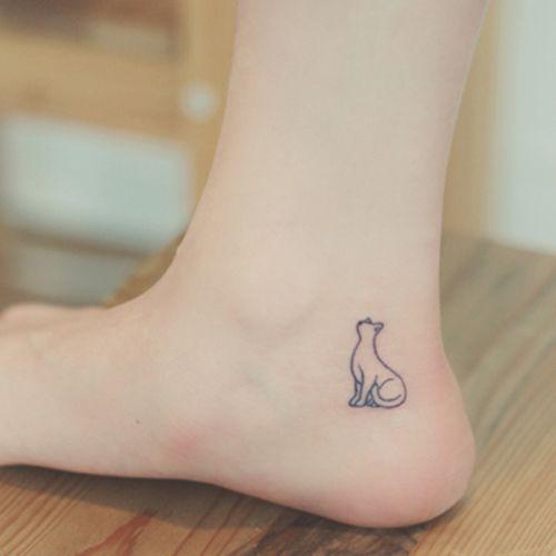 Tatuaż sylwetki kota"