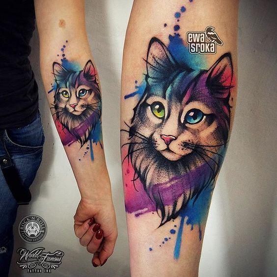 Kolorowy tatuaż kota"