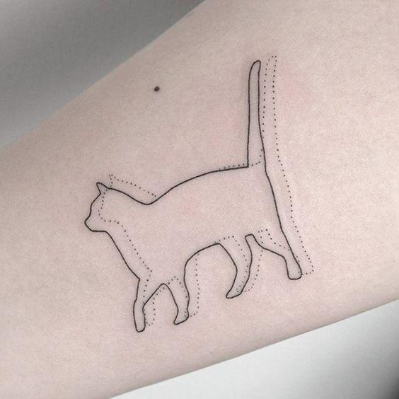 Sylwetka kota - tatuaż"