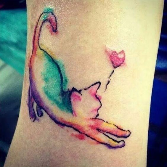 Kolorowy tatuaż kota"