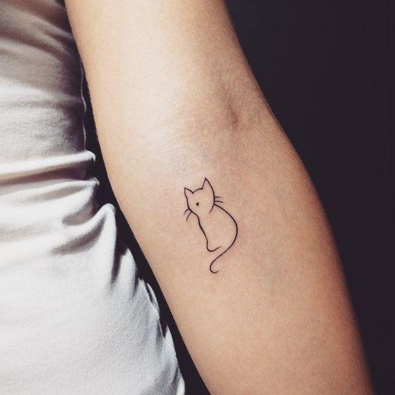 Tatuaż sylwetka kota"