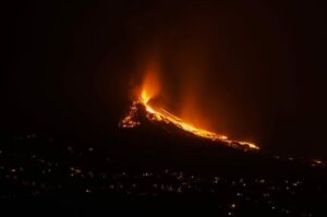 uratowany kot spod wulkanu